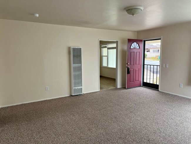 Building Photo - 464 Arbutus Ave