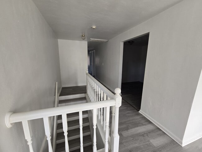 Building Photo - 126 W Seaview Ave