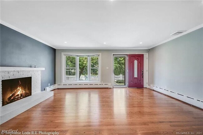 Foto del edificio - 3 br, 3 bath House - 143 Clark St