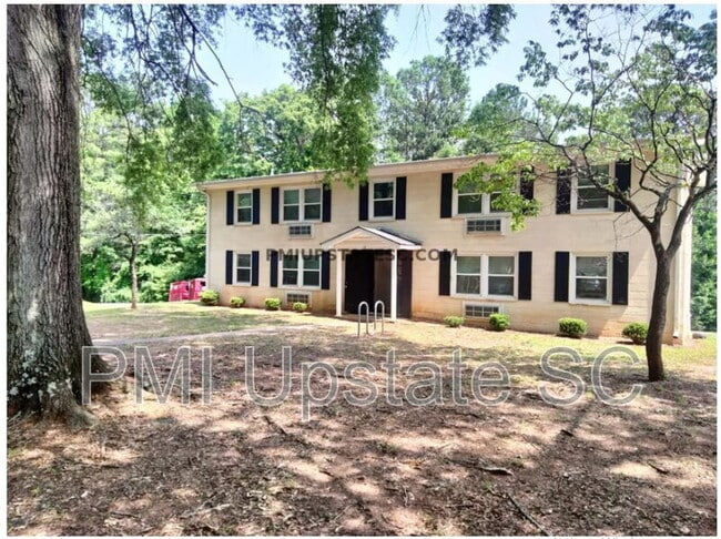 Building Photo - 201 Chandler Dr