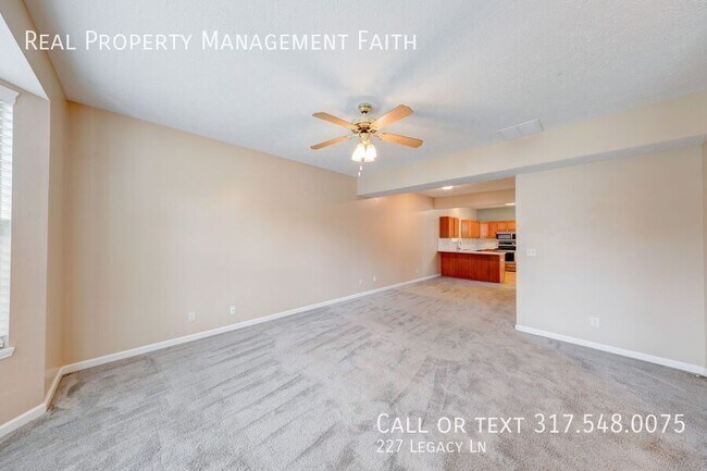 Foto del edificio - 227 Legacy Ln