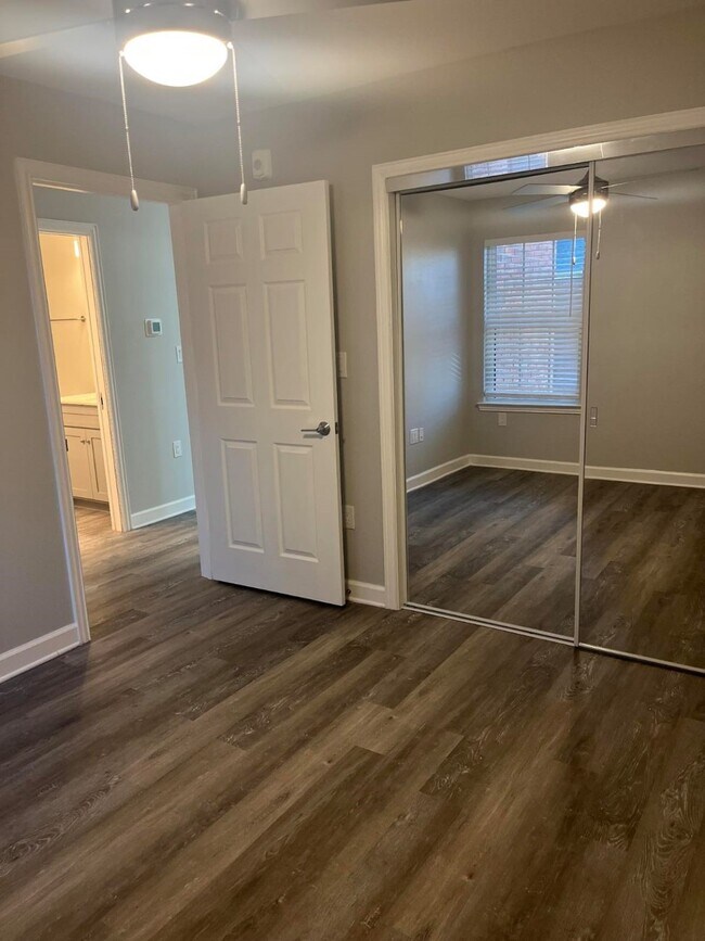 Building Photo - 3737 Timberglen Rd