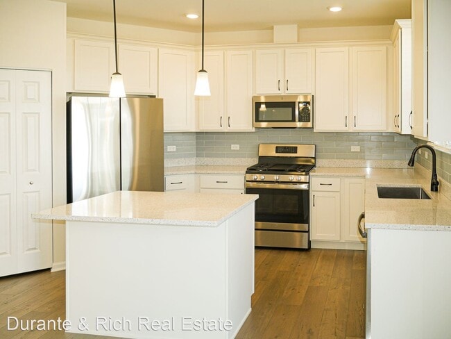 Building Photo - 2 br, 2.5 bath House - 9274 W. 143rd St