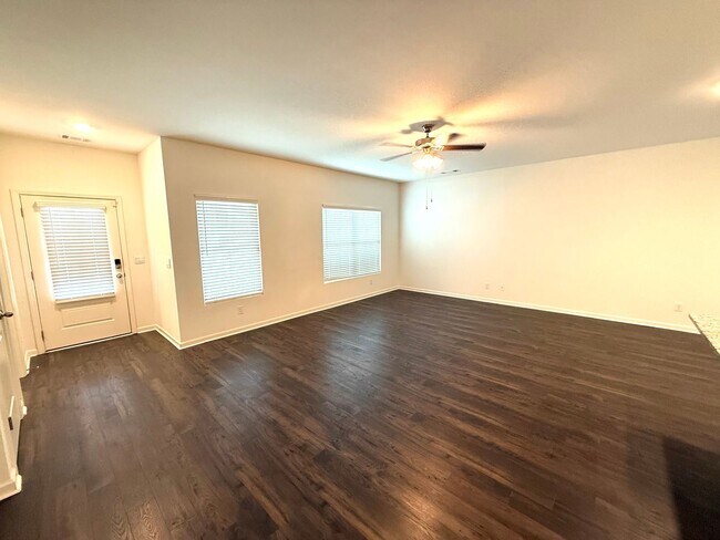 Foto del edificio - ** 4 Bed 2.5 Bath located in Pike Road ** Call 334-366-9198 to schedule a self-tour