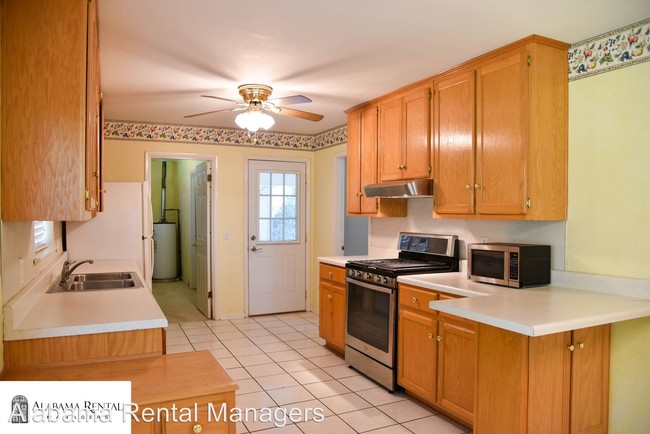 Building Photo - 3 br, 1 bath House - 1031 Kimberly Avenue