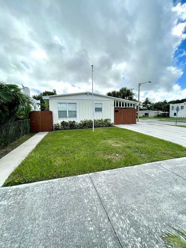 Foto principal - 640 54th St