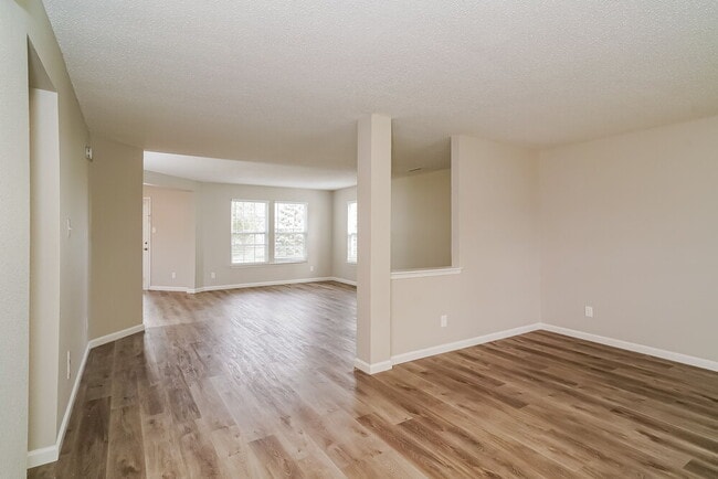 Building Photo - 5609 Woodland Trace Blvd