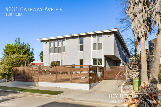 Building Photo - Silver Lake Apartment | One Bedroom | In U...