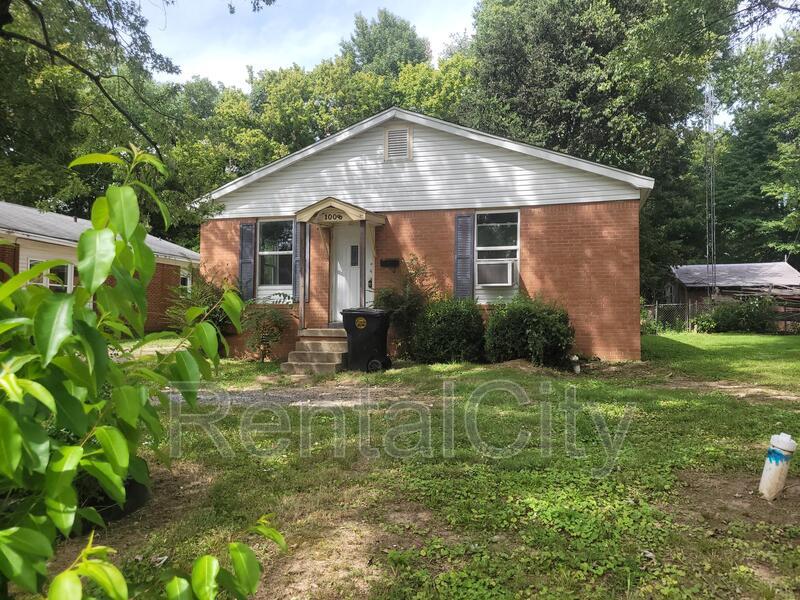 Primary Photo - 1008 Tucker St