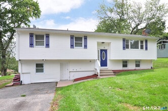 Building Photo - 13 Pleasant View Ave