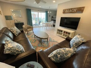 Building Photo - 1650 Via de Luna Dr