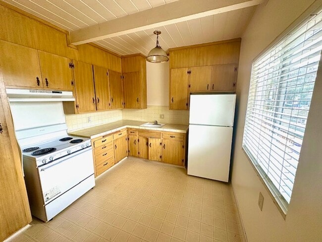 Building Photo - 5071 Appian Way