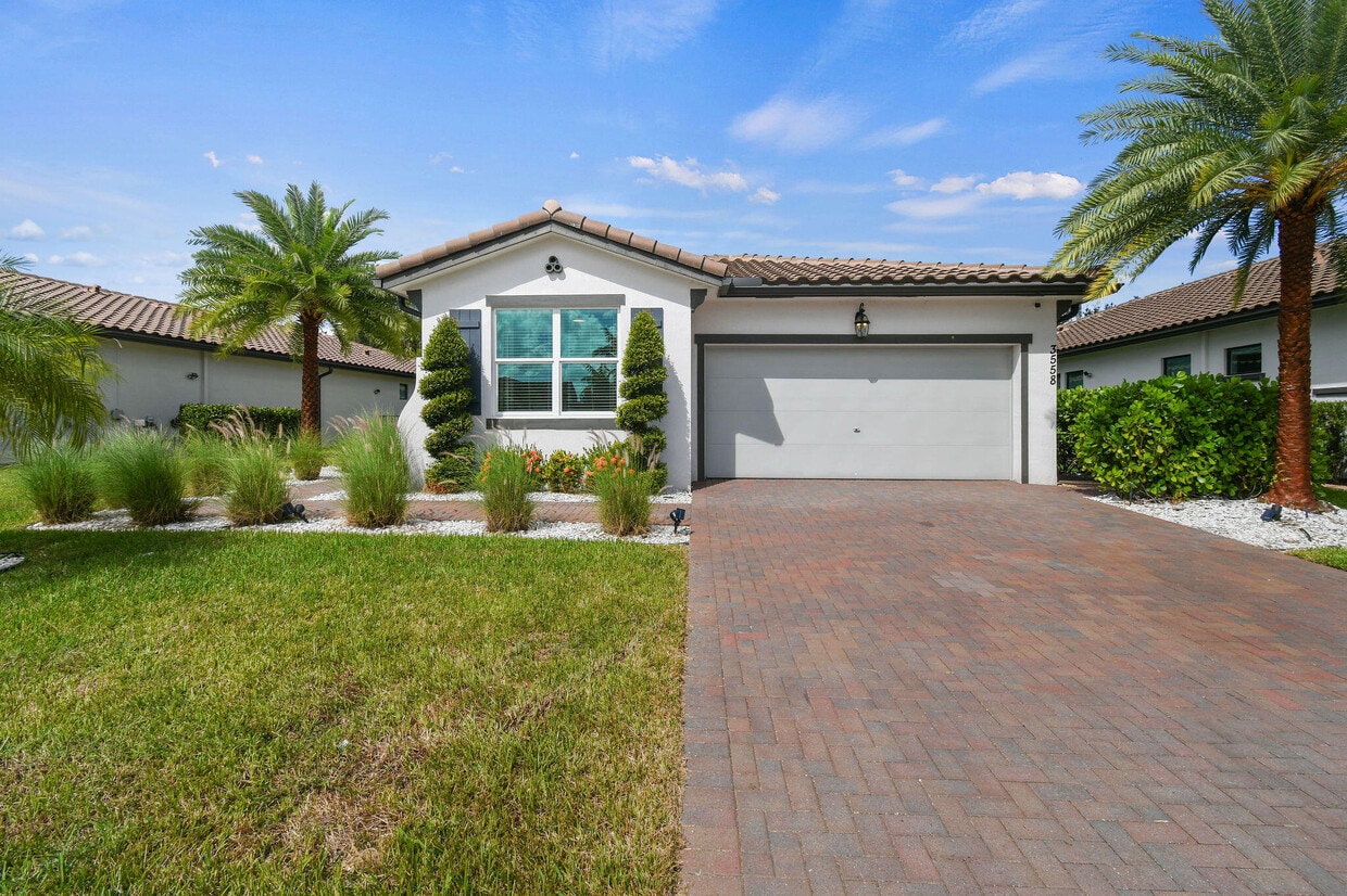 Foto principal - 3558 Haldin Pl