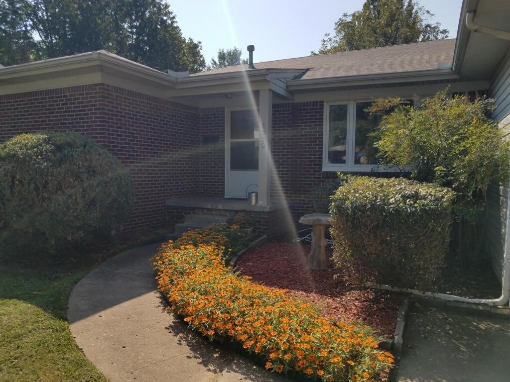 Primary Photo - 1320 W Marshall St