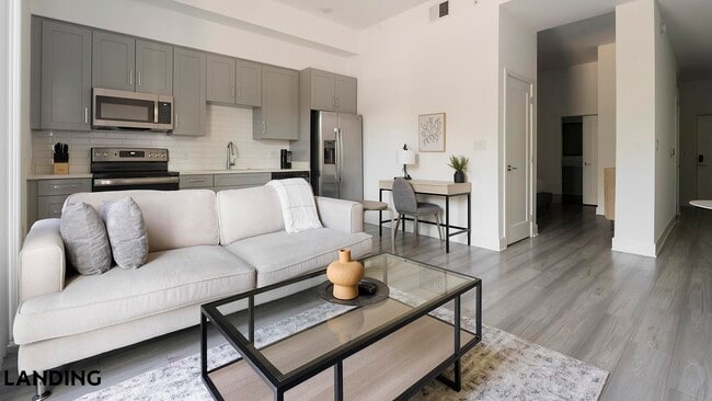 Building Photo - 2250 McGregor Blvd