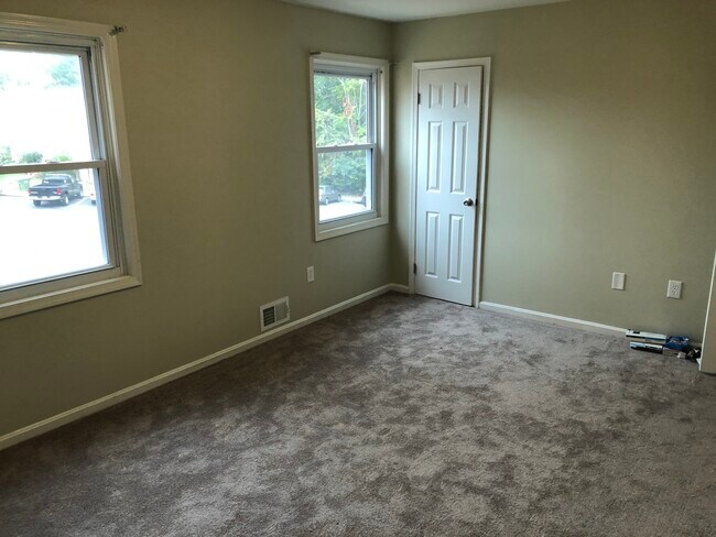 Foto del edificio - 36 Bristol Ct