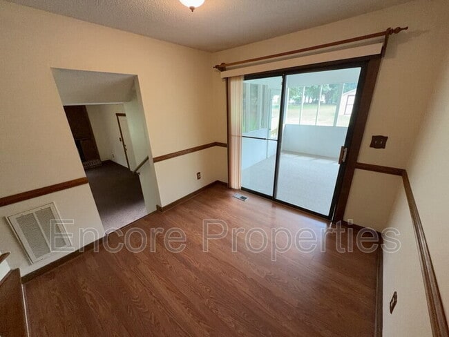 Building Photo - 1125 Bermuda Run