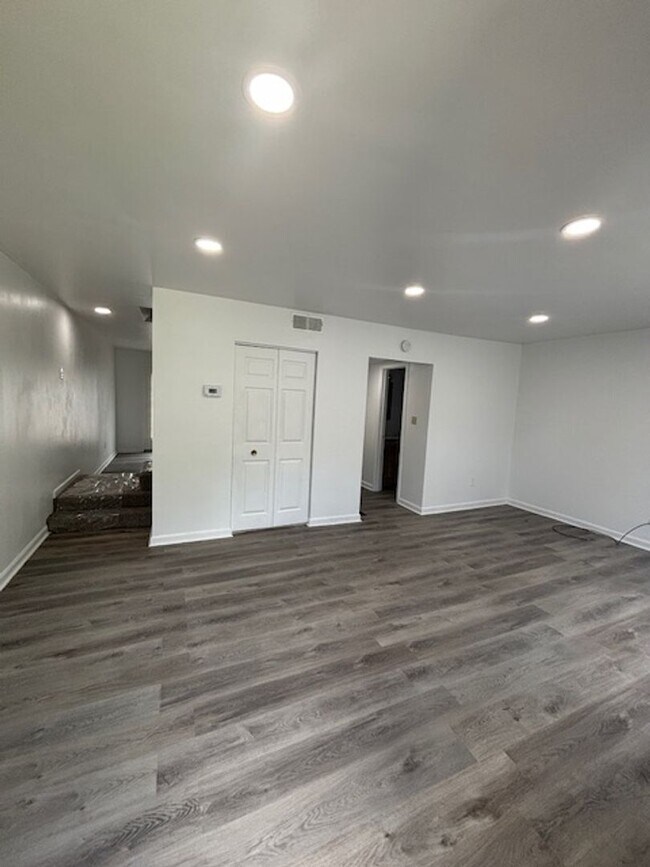 Foto del edificio - 1204 Clear Ridge Ln