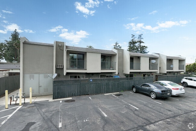 1045 Peach Ave - The Pines