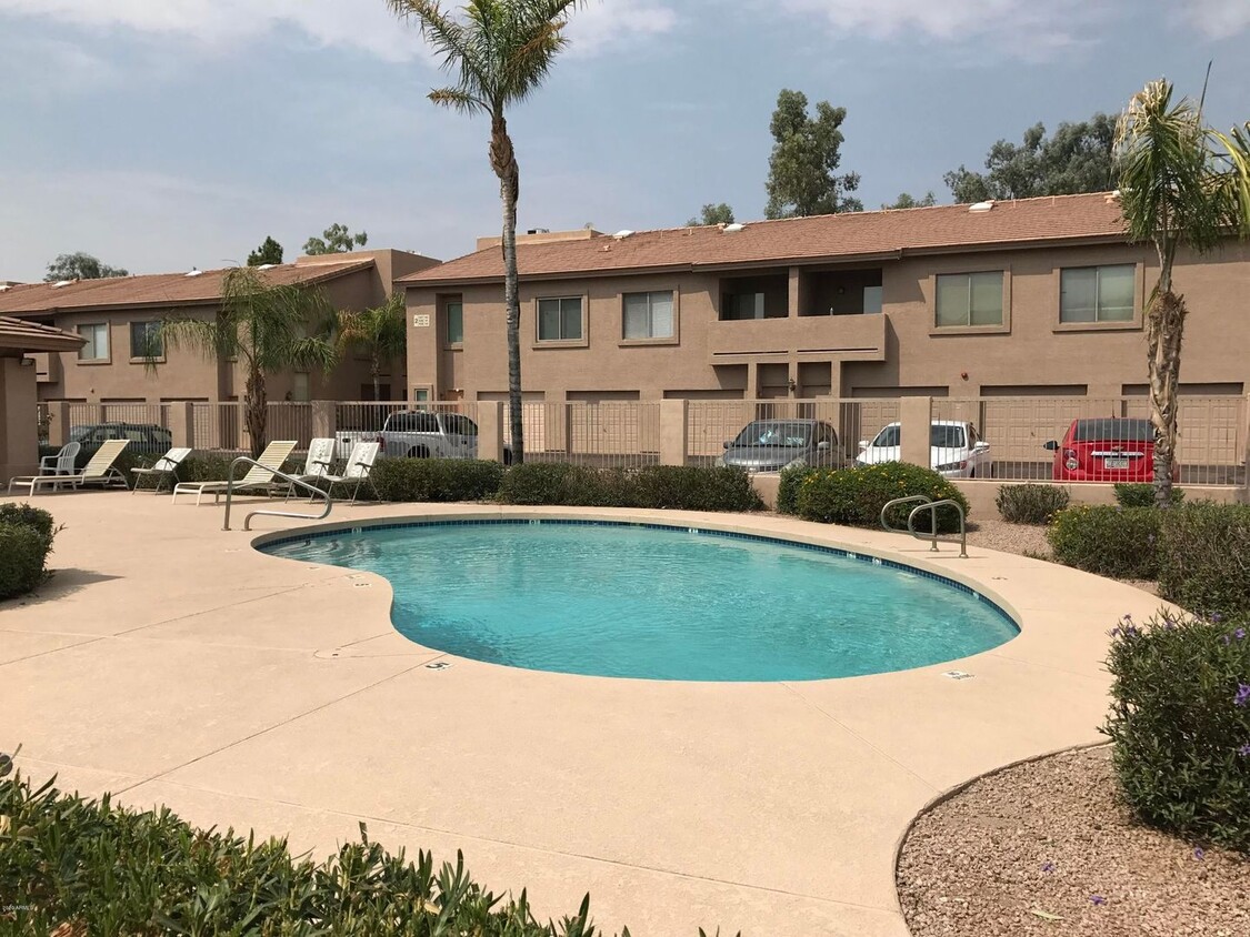 Foto principal - 2 bed / 2 Bath Townhouse in Mesa!