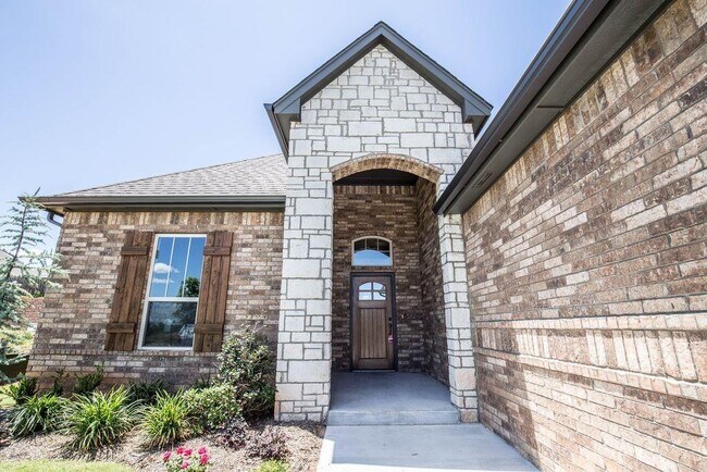 Building Photo - 5917 Grandby Rd