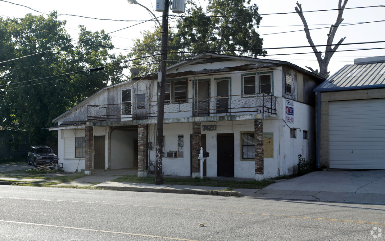 Building Photo - 7420 Navigation Blvd