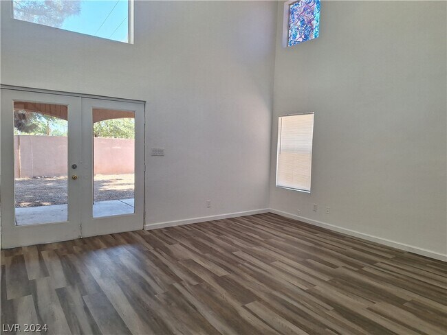 Building Photo - 1111 S Christy Ln