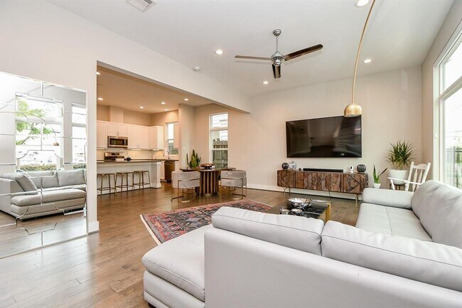 Foto del edificio - 5621 Kansas St