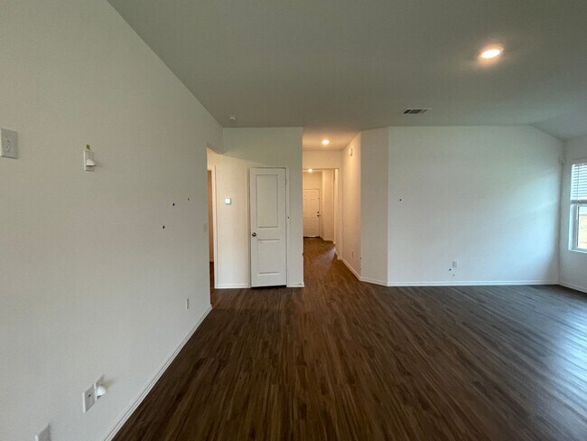 Building Photo - House For Lease in Kyle
