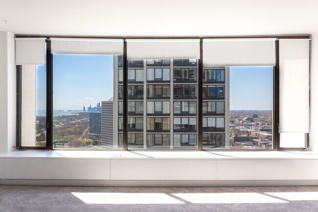 Foto del edificio - 5455 N Sheridan Rd