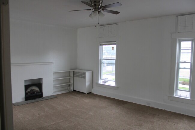 Living Room or Bedroom 1 - 84 Front St