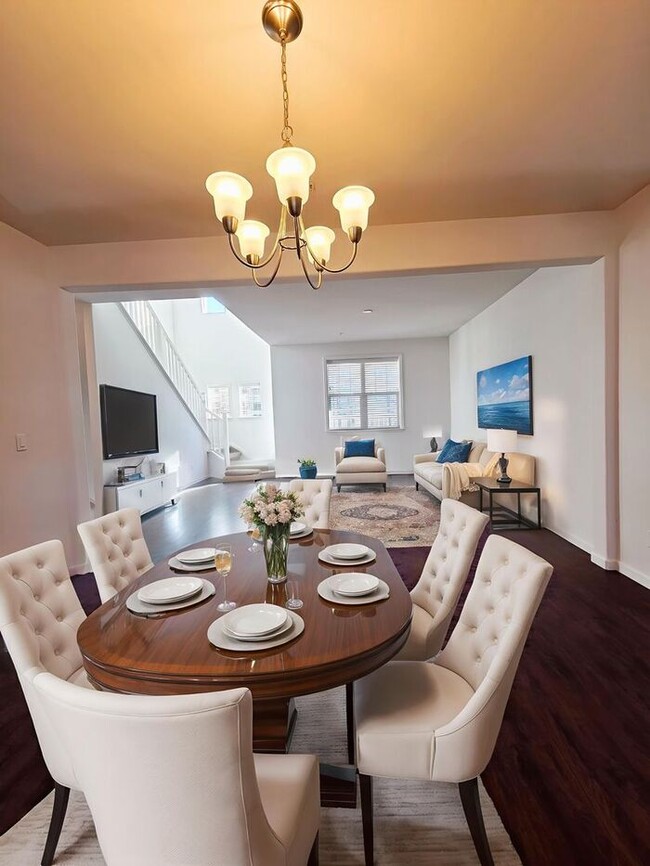 Foto del edificio - Cute Spacious Townhome in Prime Location – Available Now!