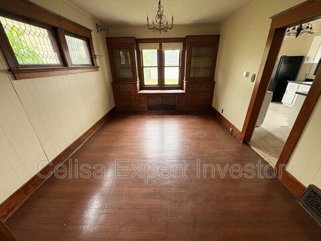 Foto del edificio - 3221 S Harrison St