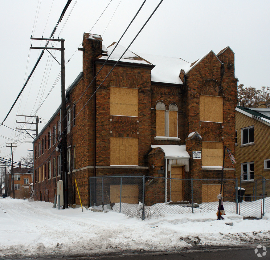 Building Photo - 18029 Schoenherr St