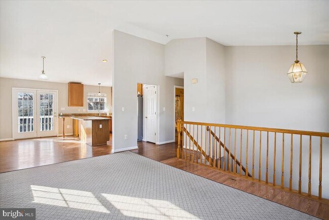 Building Photo - 102 W Deer Park Rd