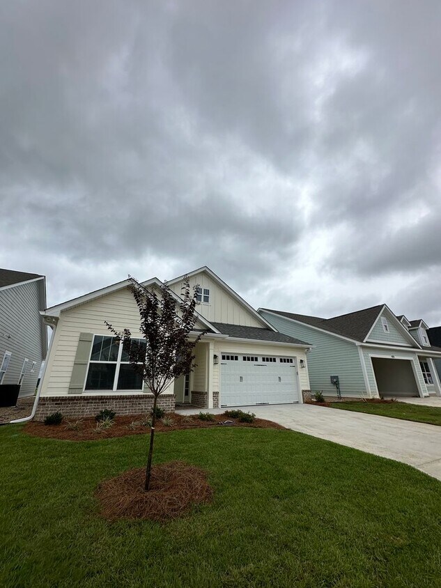 Foto principal - Gorgeous New Contruction 3 Bedroom 2 Bath ...