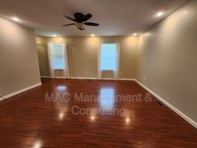 Foto del edificio - 1606 Brookdale Ave