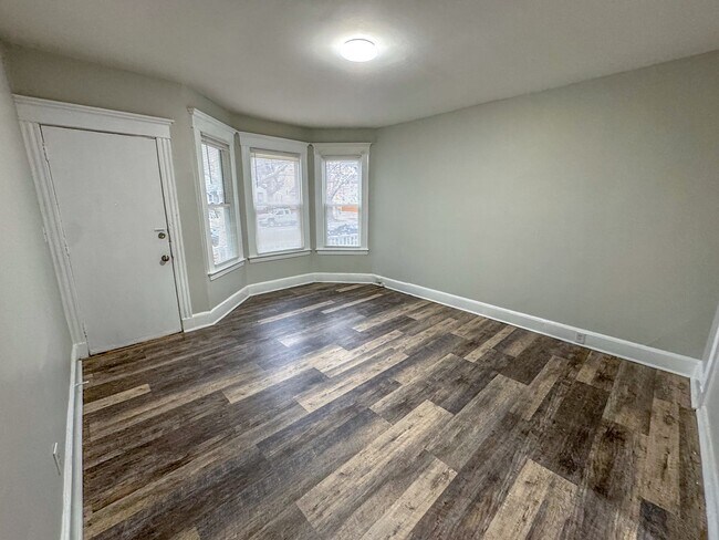 Foto del edificio - 318-320 Howard Ave