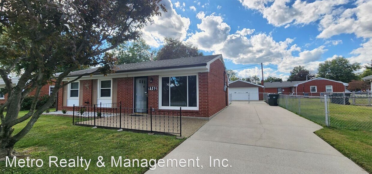 9902 Kidwelly Dr, Jeffersontown, KY 40299 House Rental in