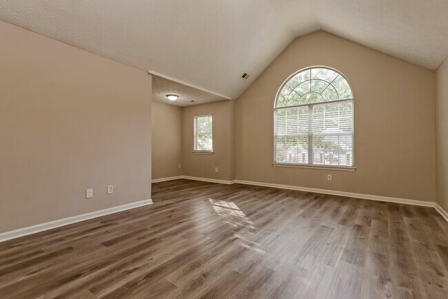 Building Photo - 1110 Ivey Ln