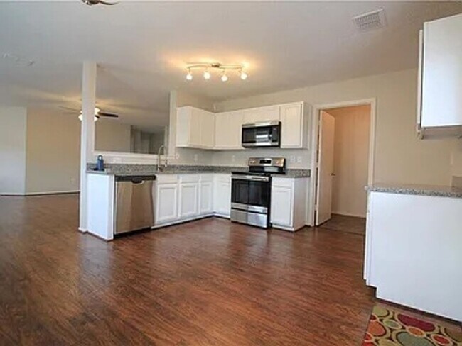 Foto del edificio - 3 Bedroom 2 bath home!
