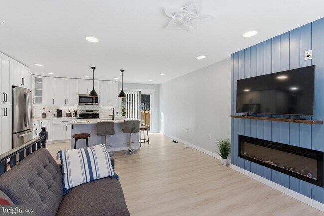 Foto del edificio - 7872 Bastille Pl