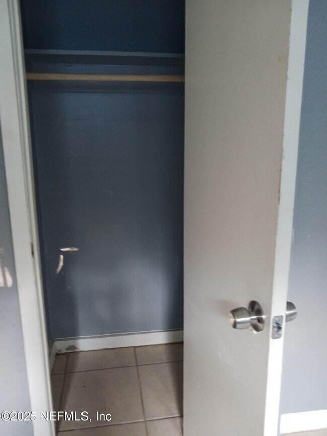 Foto del edificio - 3420 Japonica Rd N
