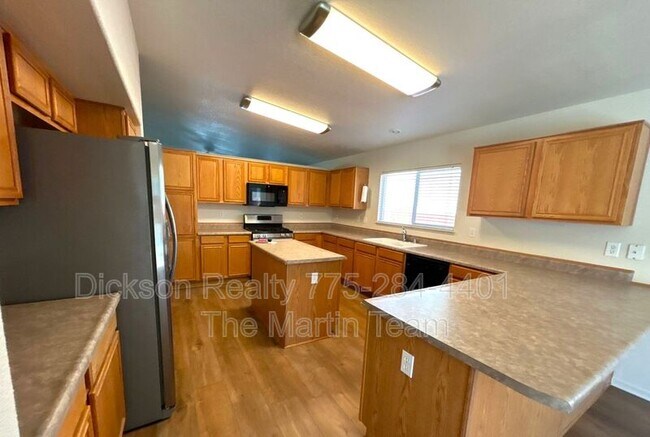 Building Photo - 18127 Alexandria Dr