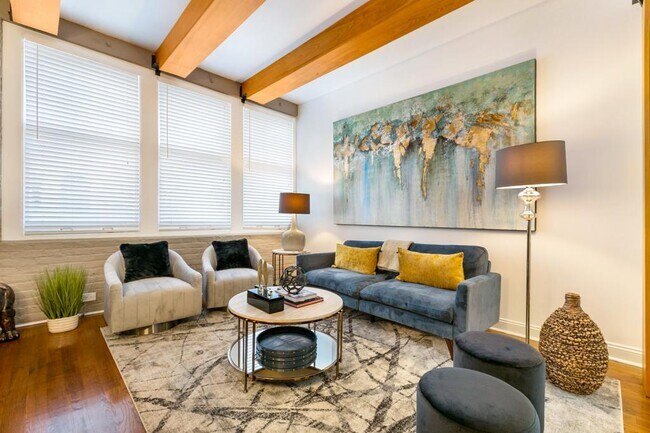Foto del edificio - 760 Magazine # 211