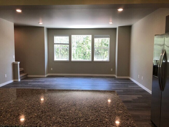 Building Photo - 1836 Eastgate Loop