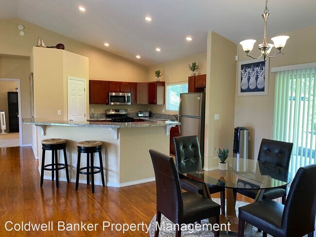 Foto del edificio - 3 br, 2 bath House - 15-1572 19th Ave