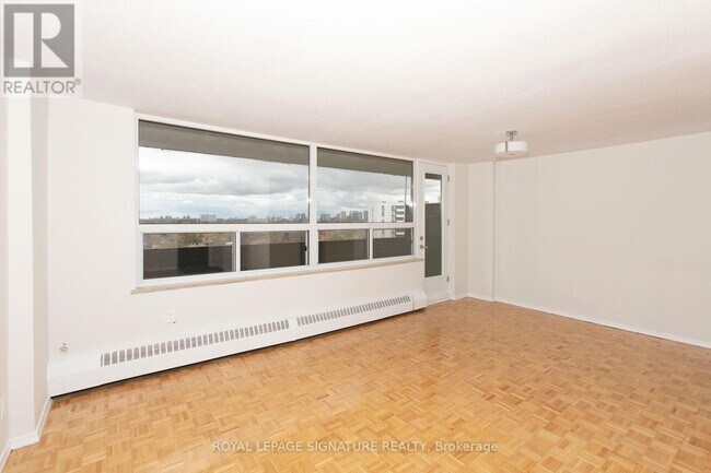 Photo du bâtiment - 6200 Bathurst St