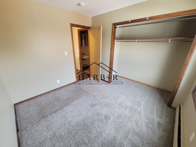 Foto del edificio - 202 11th Ave NW