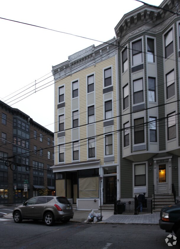 Foto del edificio - 200 Monroe St